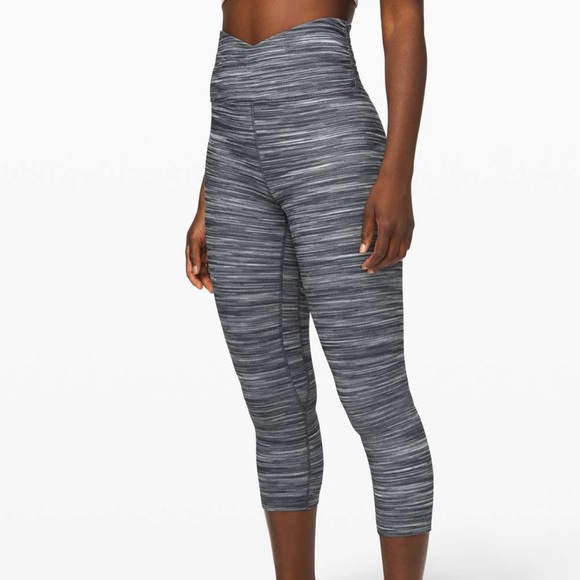 Lululemon Align crop 21” cross waist size 4 - Picture 2 of 5